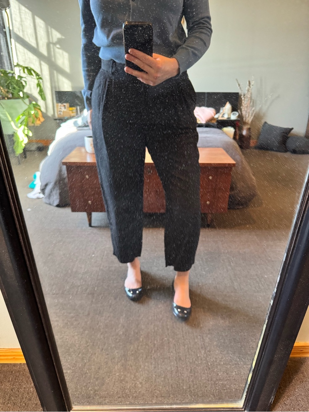 H&M Black Cropped Pleated Tapered Pants